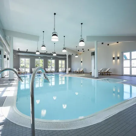Reetland Am - Premium Reetdachvilla Mit 3 Schlafzimmern, Sauna Und Kamin E03 Dranske