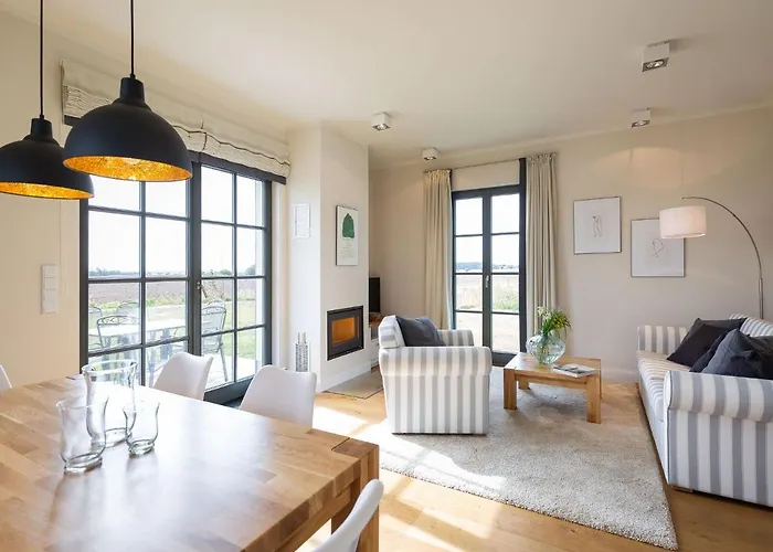 Ferienhaus Reetland Am - Premium Reetdachvilla Mit 3 Schlafzimmern, Sauna Und Kamin E03 Dranske